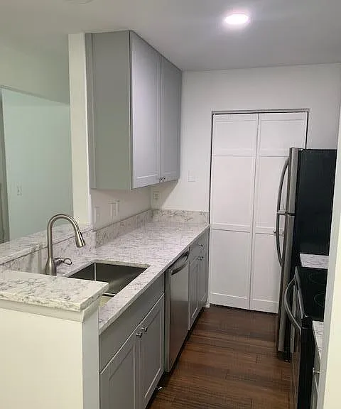 268 Alexandra Dr #14 — Photo 1