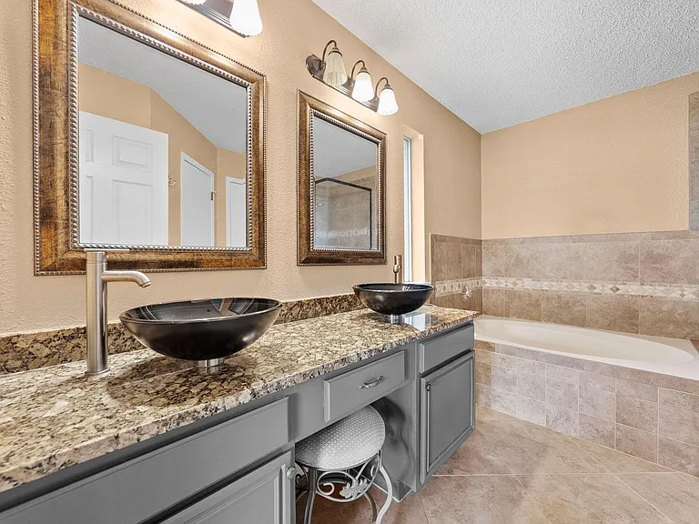 6700 Carisbrooke Ln — Photo 21