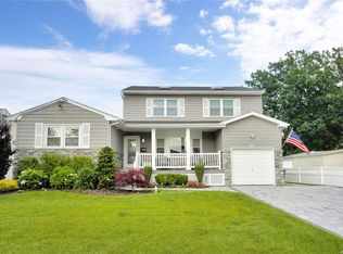 1129 Ruth Pl, Bellmore, NY 11710