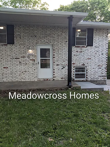2906 N River Ter Photo 1
