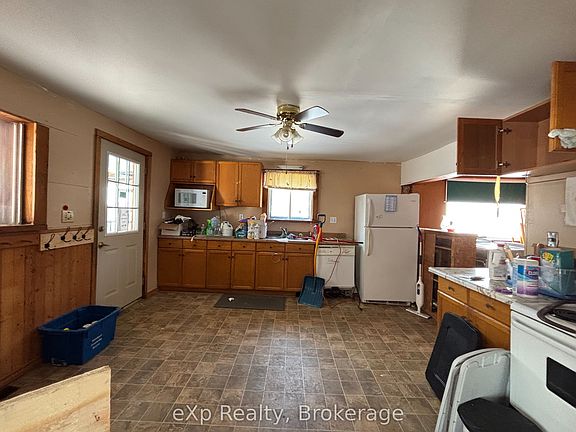 2nd image of 47 Muskoka Rd