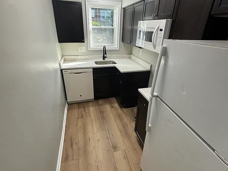 3203 W 2nd St #1 — Photo 1