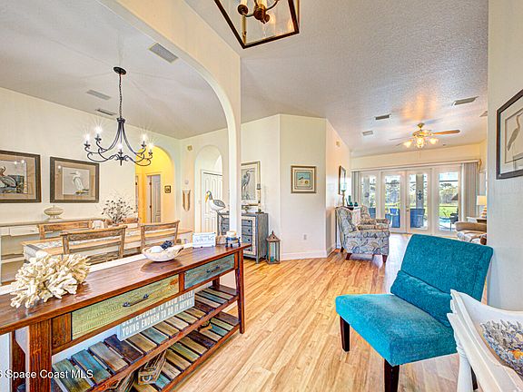 5th image of 4056 Sand Ridge Dr