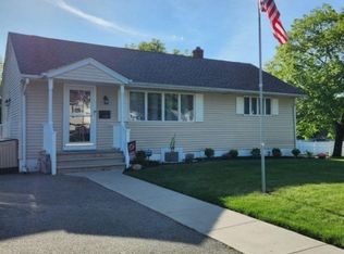 770 Ringwood Ave, Pompton Lakes, NJ 07442