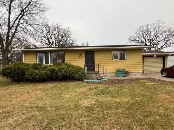 601 4th St SE, Little Falls, MN 56345