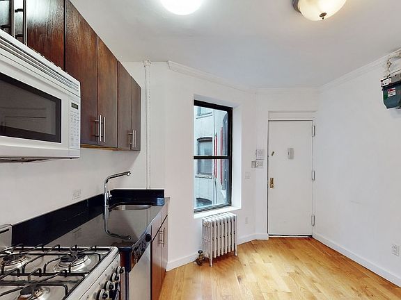 5th image of 504 E 12th St APT 18