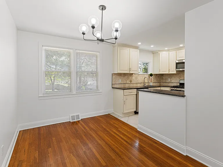 1325 Osbourne Ave — Photo 10