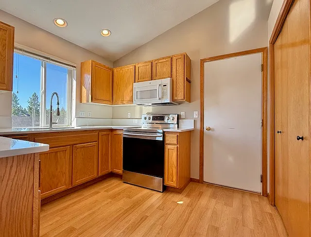 814 E Country Hill Ct — Photo 12
