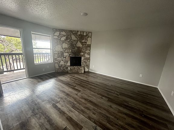 3rd image of 606 Bracewood Cir APT D