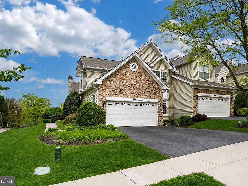 1st image of 223 Silverbell Ct