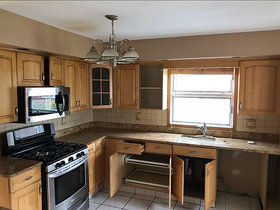 2nd image of 158 Lucille Ave