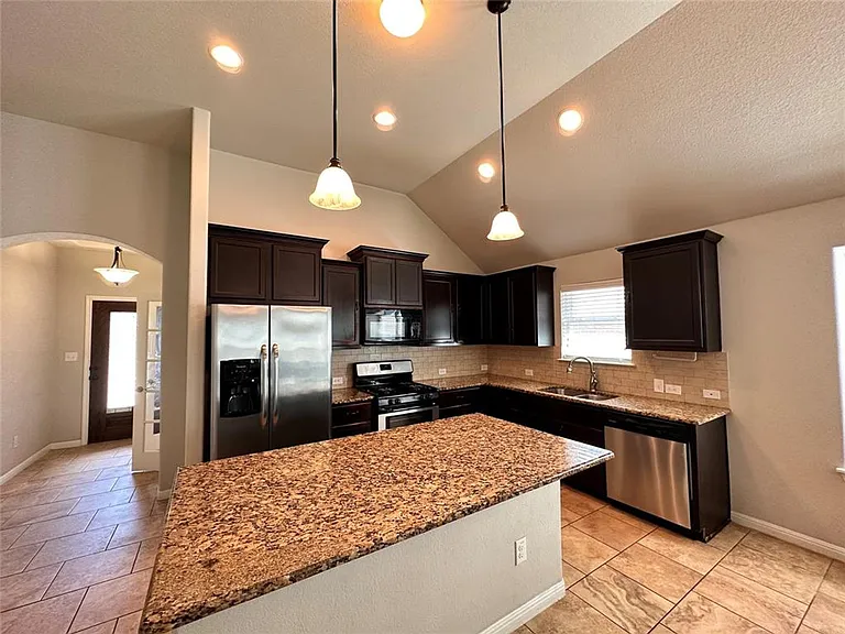 5612 Sabbia Dr — Photo 10