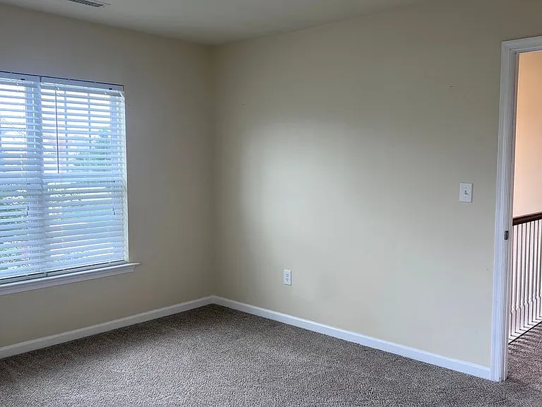 13 Hampshire Glen Pkwy — Photo 17