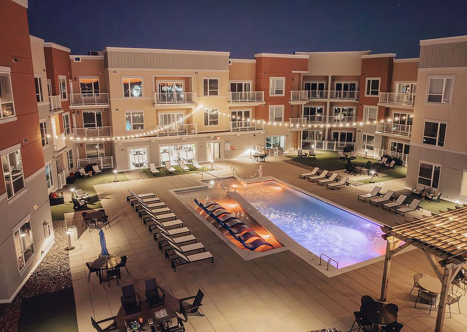 1st image of 400 S Heritage Way #536