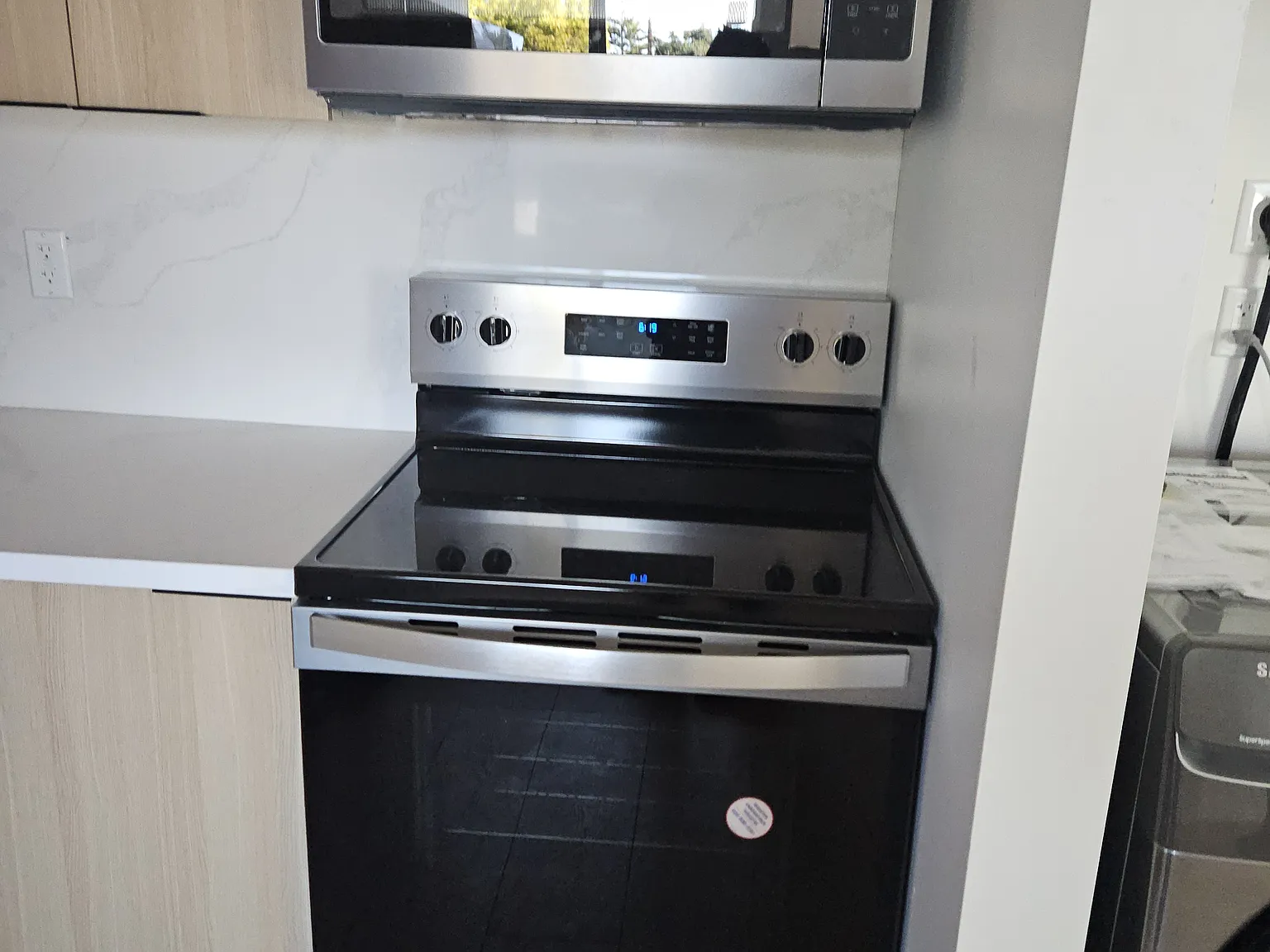 4 bed, 1200 sqft, $3,600 — Photo 2