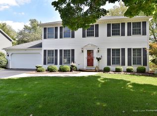 107 Bedford Ln, Geneva, IL 60134