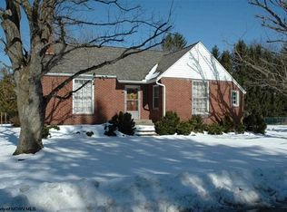 71 Boggess St, Buckhannon, WV 26201