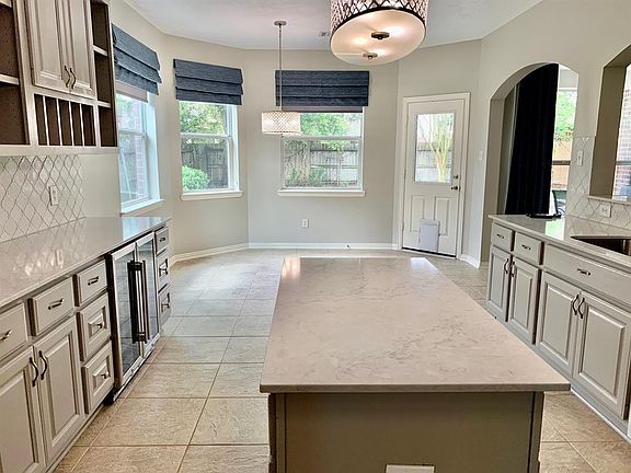 2nd image of 3138 Autumnjoy Dr