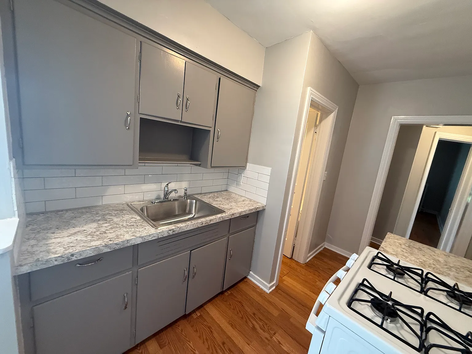 2 bed, 700 sqft, $1,450 — Photo 3