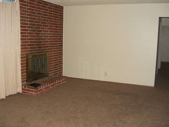 4th image of 142 Saint Andrews St