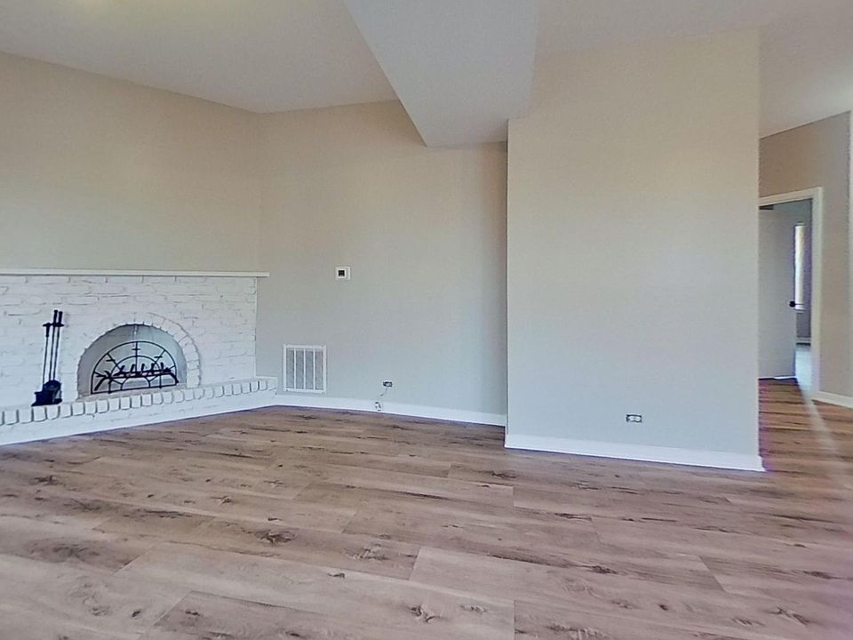 1st image of 3458 N Southport Ave #1409-3