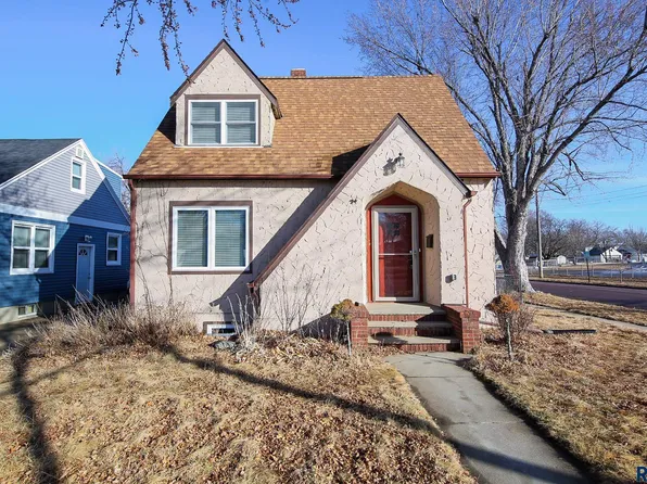 1512 E 8th St, Sioux Falls, SD 57103