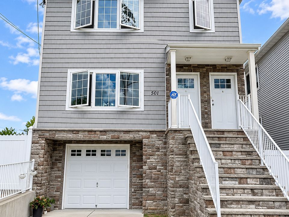 1st image of 501 Gower St #2