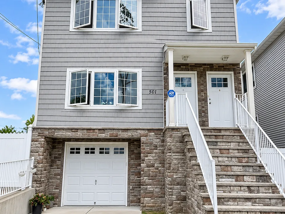 501 Gower St #2