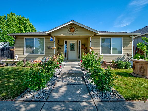 3rd image of 2356 Maple Park Dr