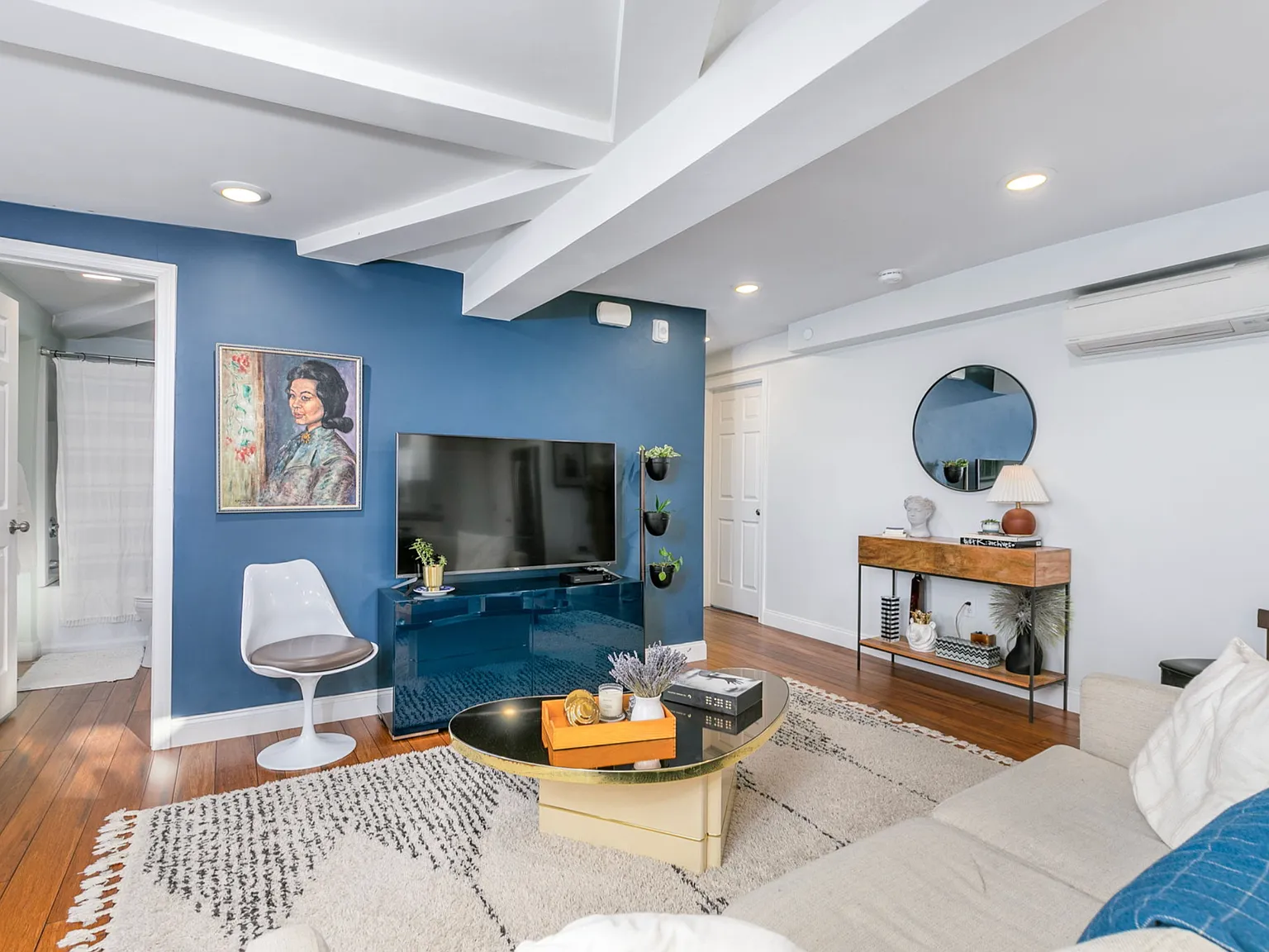 2 bed, 900 sqft, $2,850 — Photo 3