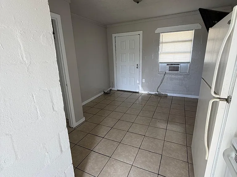 541 Washington Ave #8 — Photo 5