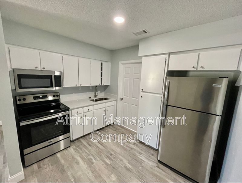 1st image of 5305 N Blvd #106