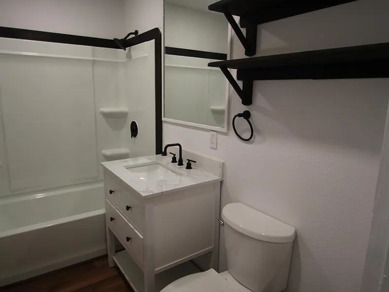 1015 W Kuykendall St — Photo 9