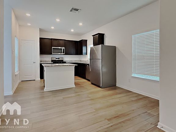 2nd image of 10907 Quinn Ct