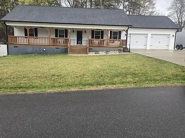 201 S Boyles St, Pilot Mountain, NC 27041