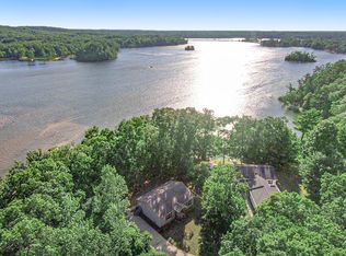 6088 S Pointview Ct, Newaygo, MI 49337