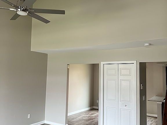 3rd image of 1207 Eastoak Dr
