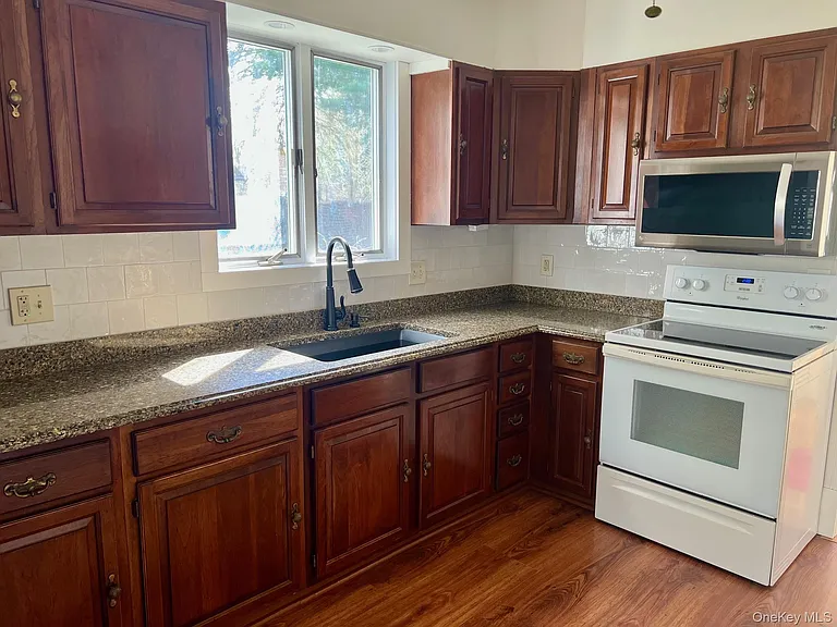 8 Alden Pl — Photo 8