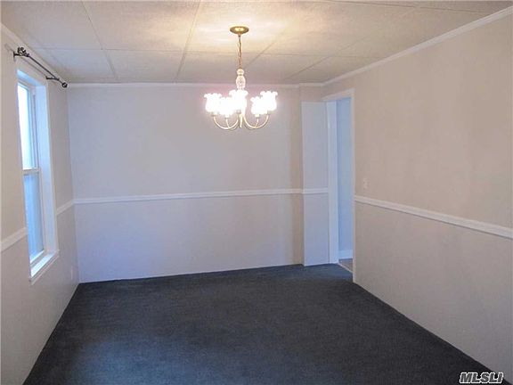 5th image of 39 Maxwell Ave #1
