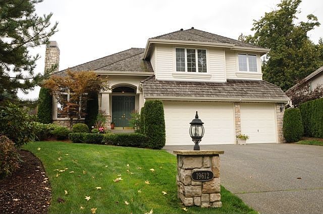 1st image of 19612 NE 44th Pl