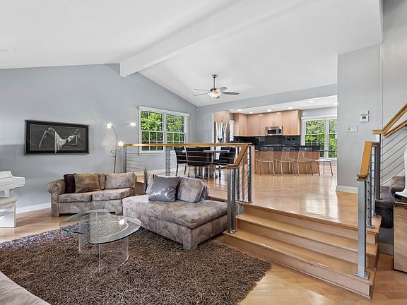 2nd image of 3934 Joanne Dr