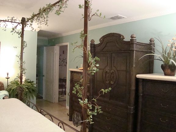 4th image of 3312 SW 17th Pl