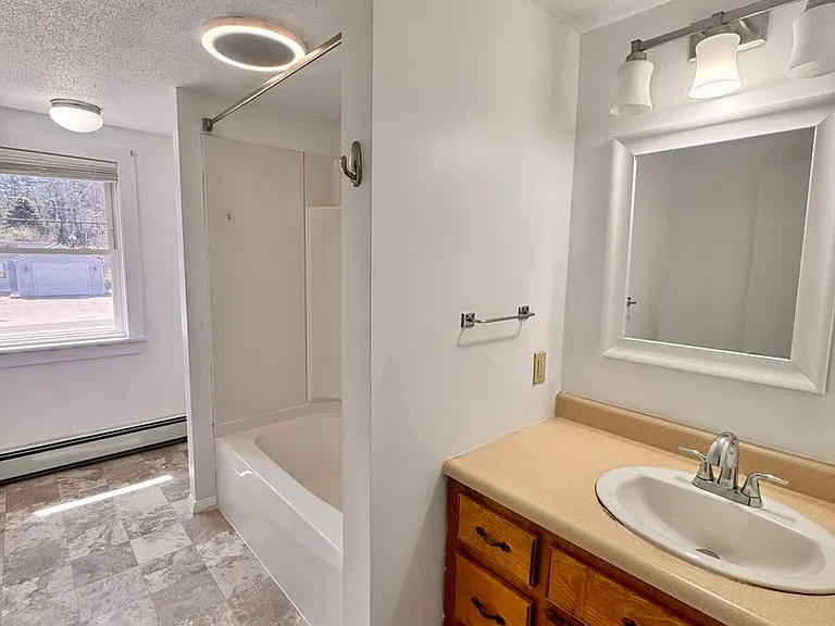 7 Rocky Hill Rd — Photo 4