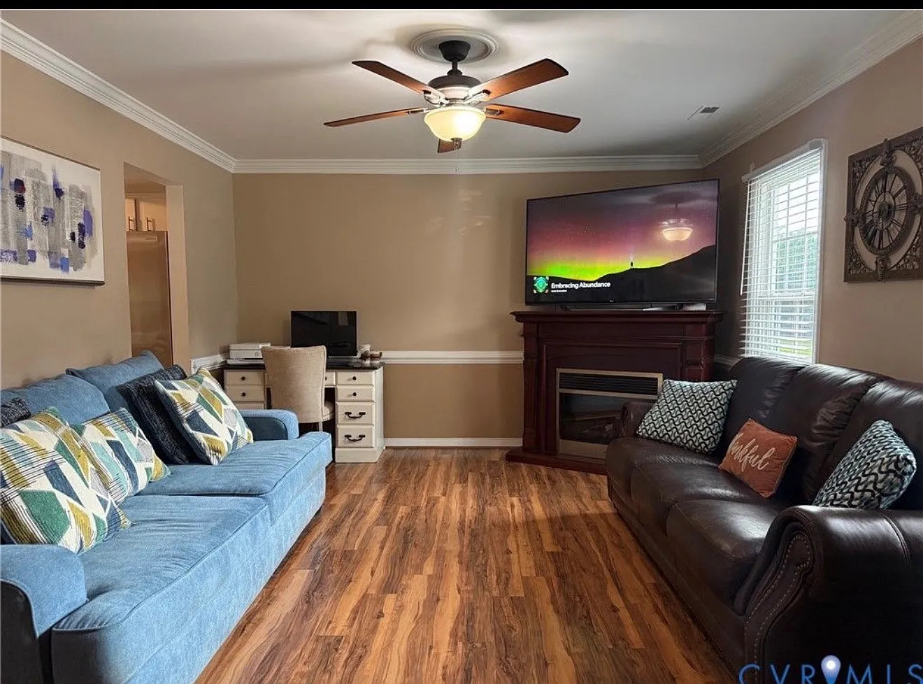 3 bed, 1305 sqft, $2,500 — Photo 3