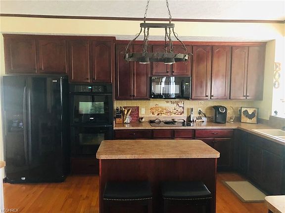 5th image of 1059 Shawnee Ct