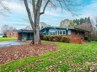 130 21st Ave NW, Hickory, NC 28601
