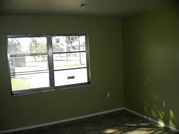 4th image of 27357 Shriver Ave