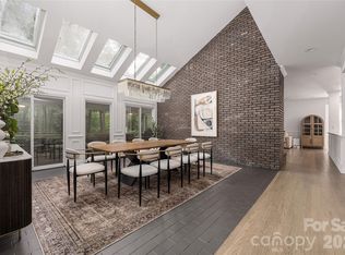 1800 Chestnut Ln, Matthews, NC 28104