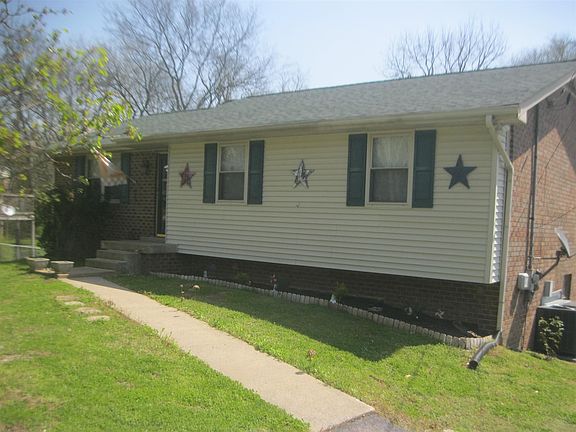 5th image of 240 Lookout Dr
