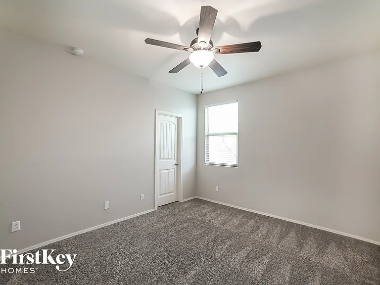 1931 W Desert Spring Way — Photo 11